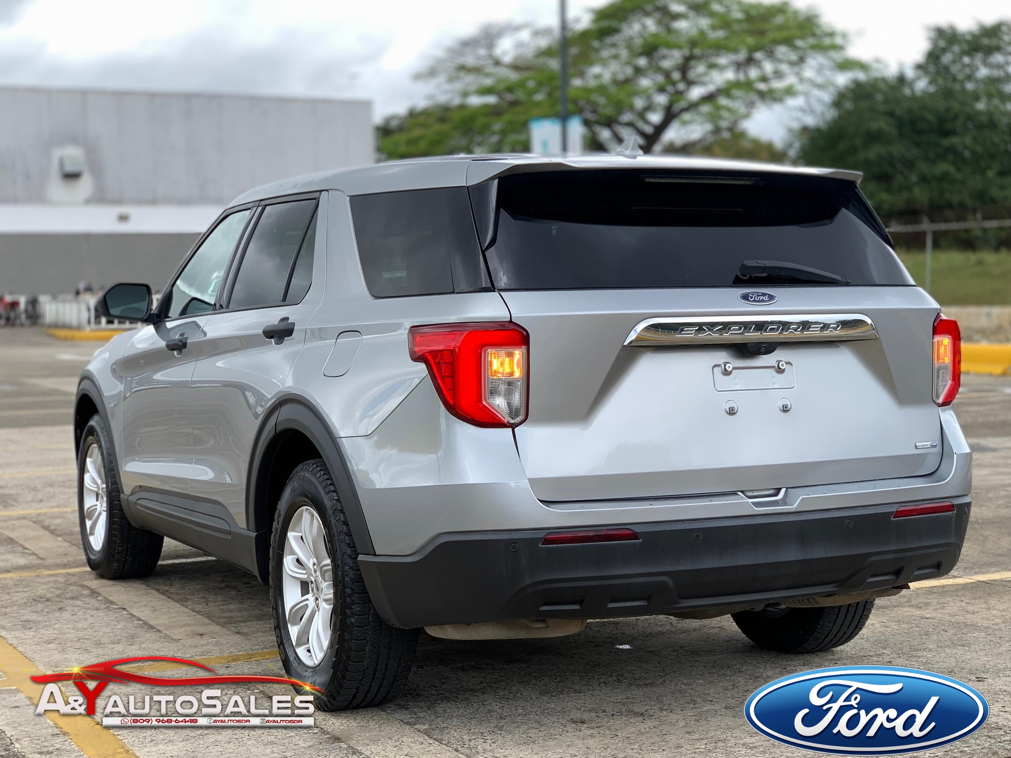 Ford Explorer XLT 2020 - Miniatura 4