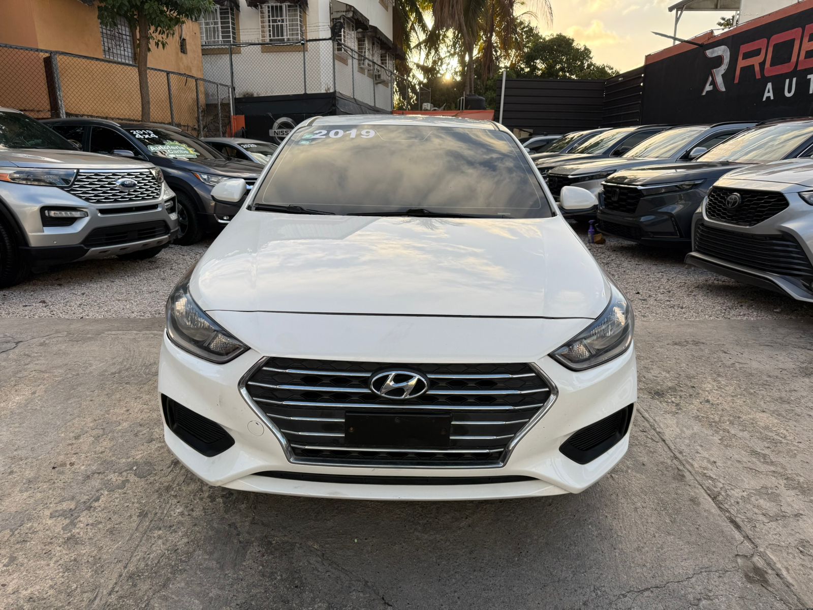 Hyundai Accent SE 2019 - Miniatura 2