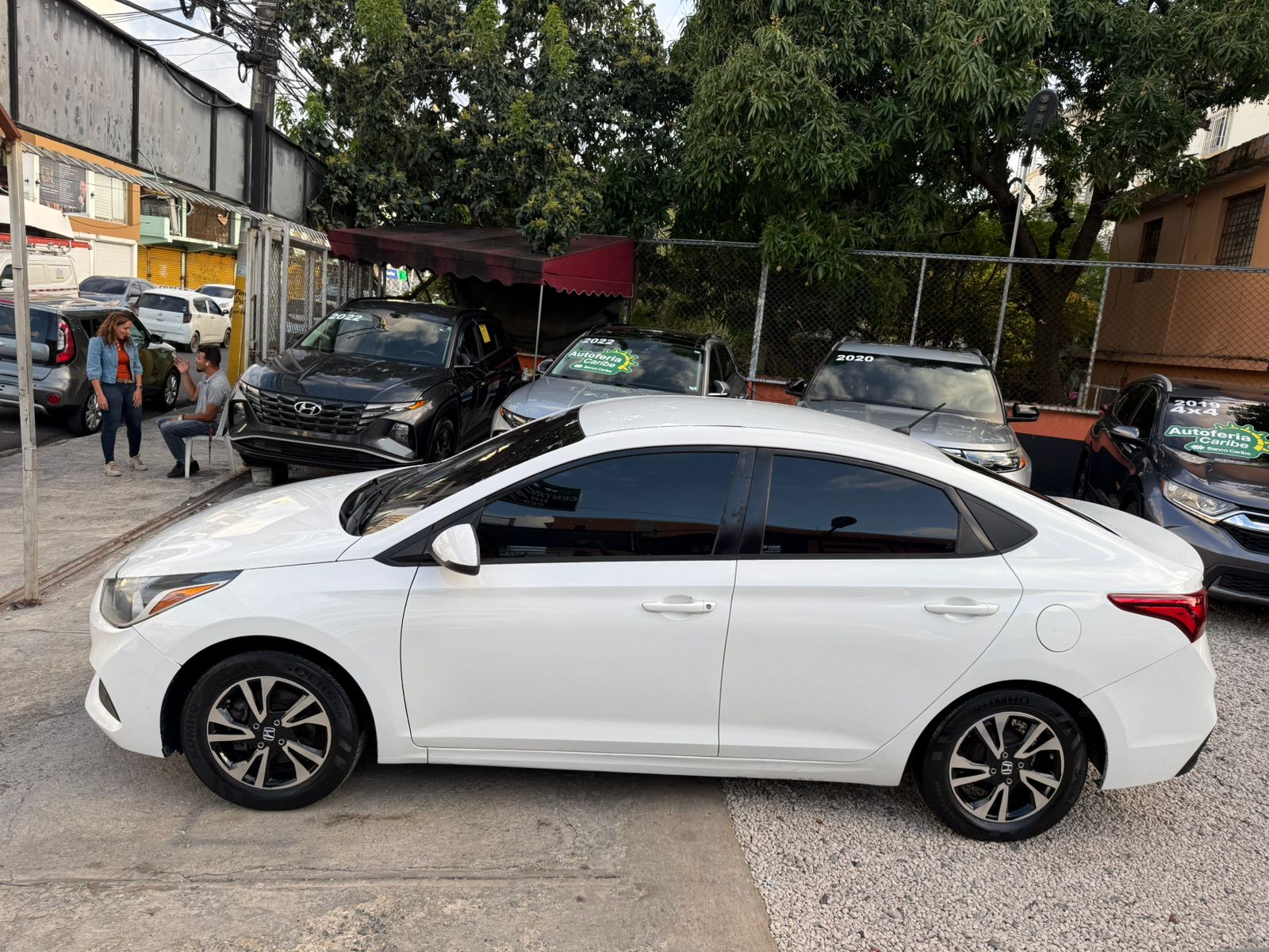 Hyundai Accent SE 2019 - Miniatura 4