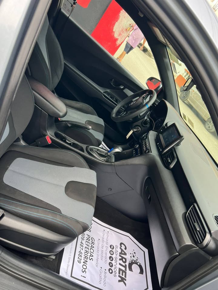 Hyundai Veloster 2019 - Miniatura 5