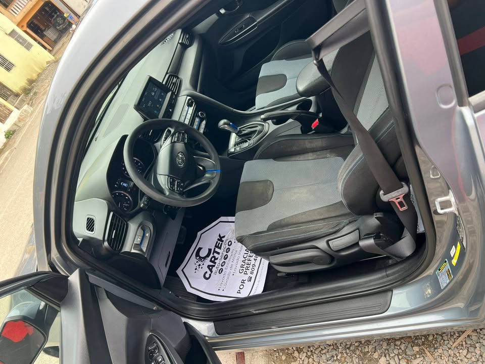 Hyundai Veloster 2019 - Miniatura 8