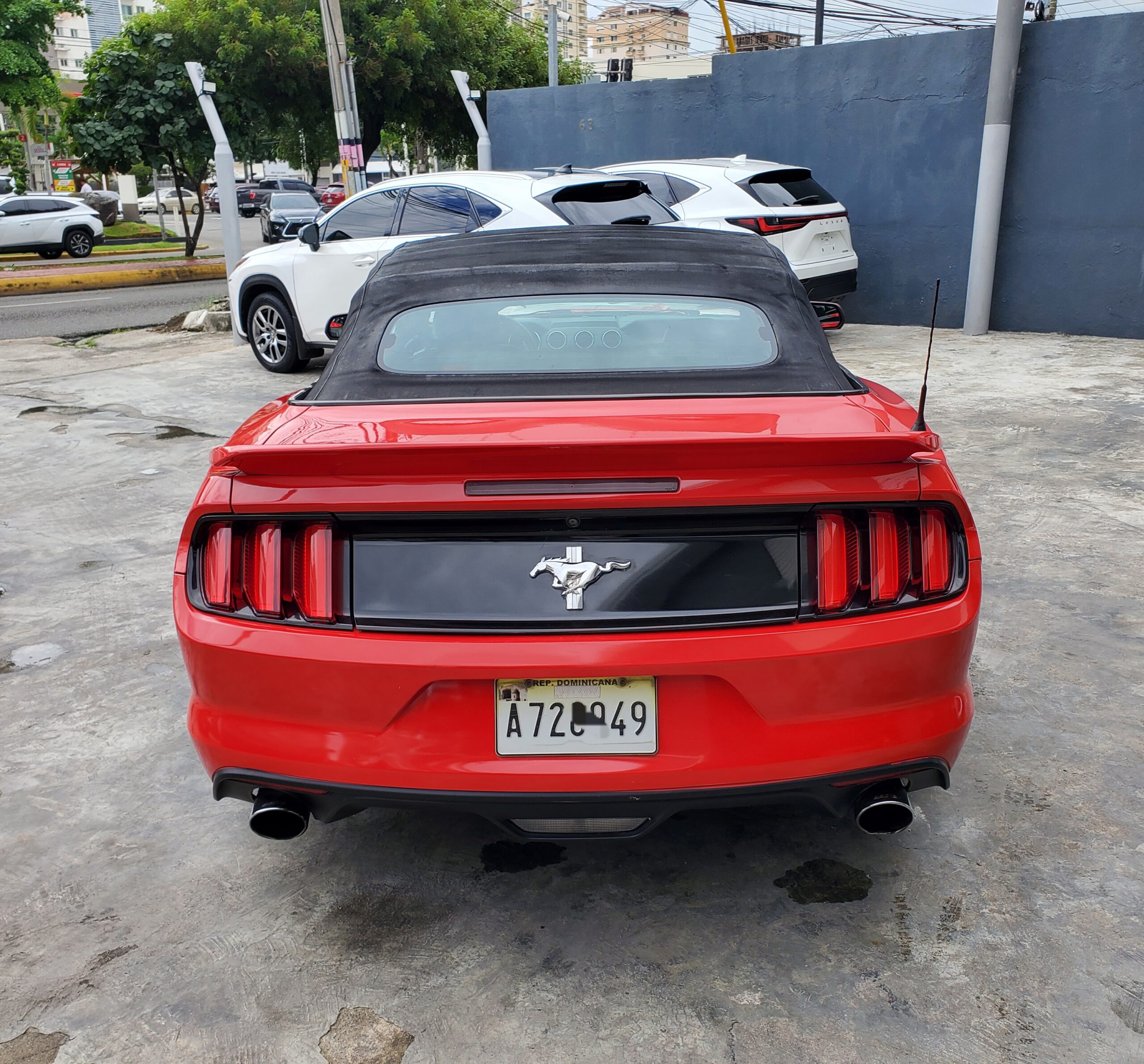 Ford Mustang 2015 - Miniatura 5