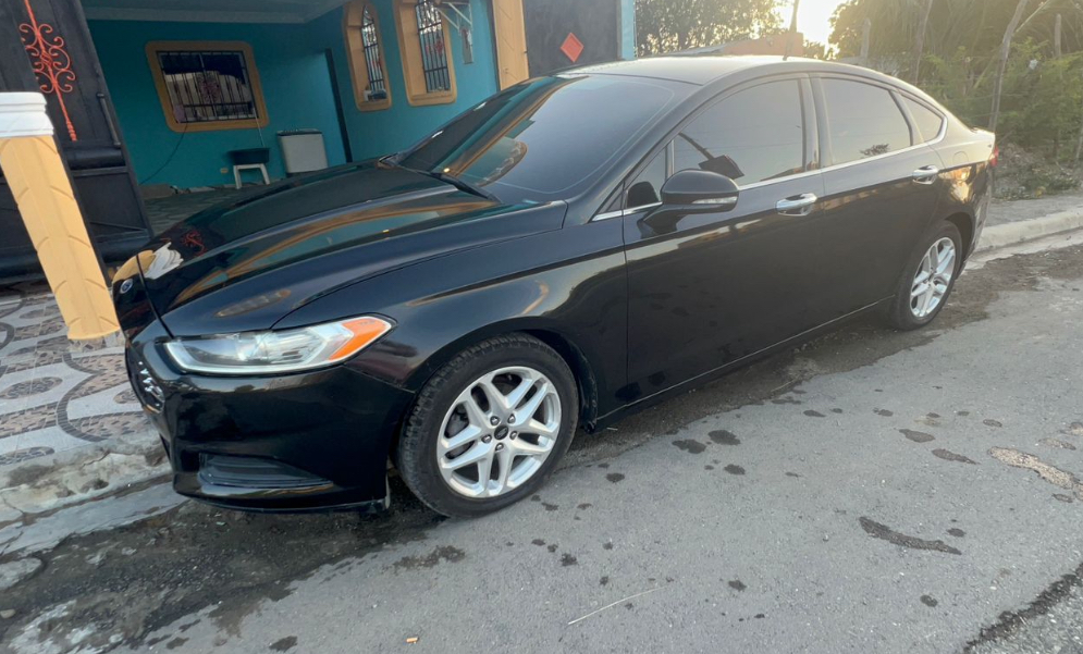 Ford Fusion 2014 - Miniatura 4