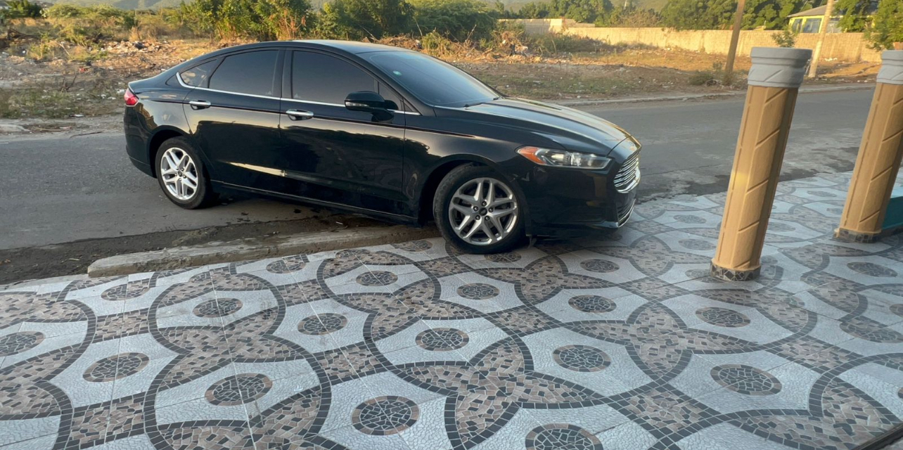 Ford Fusion 2014 - Miniatura 9