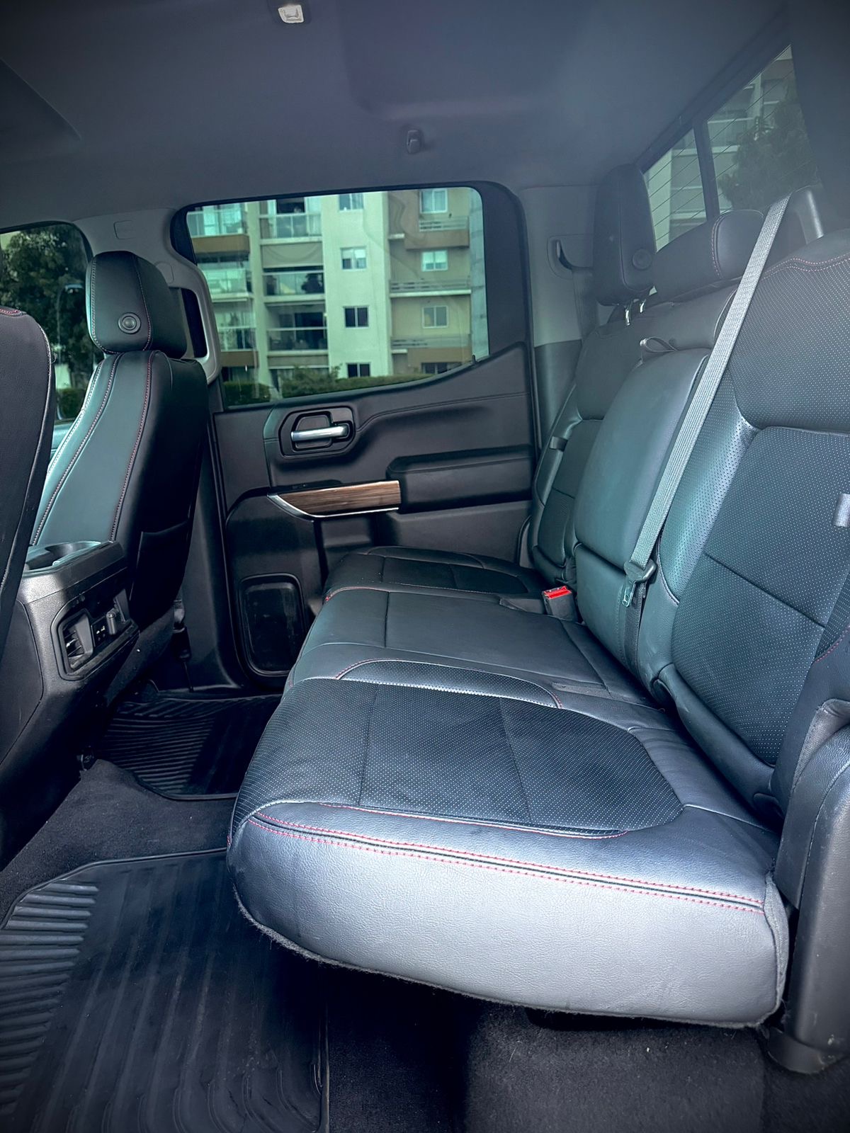 Chevrolet Silverado RST 2020 - Miniatura 5