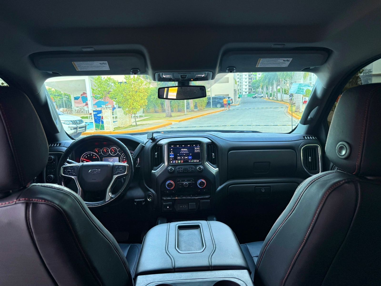 Chevrolet Silverado RST 2020 - Miniatura 9