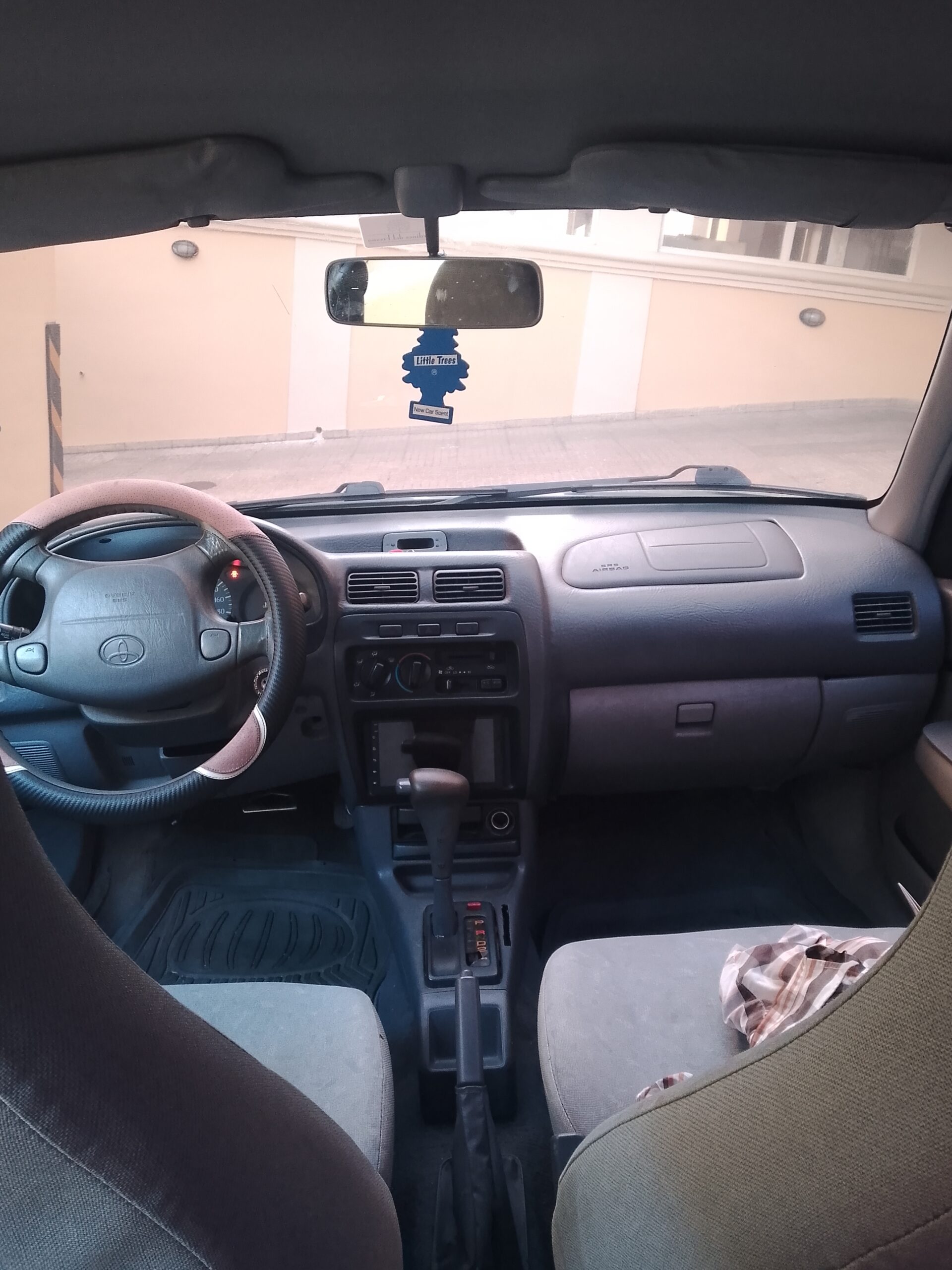 Toyota Starlet 2000 - Miniatura 3