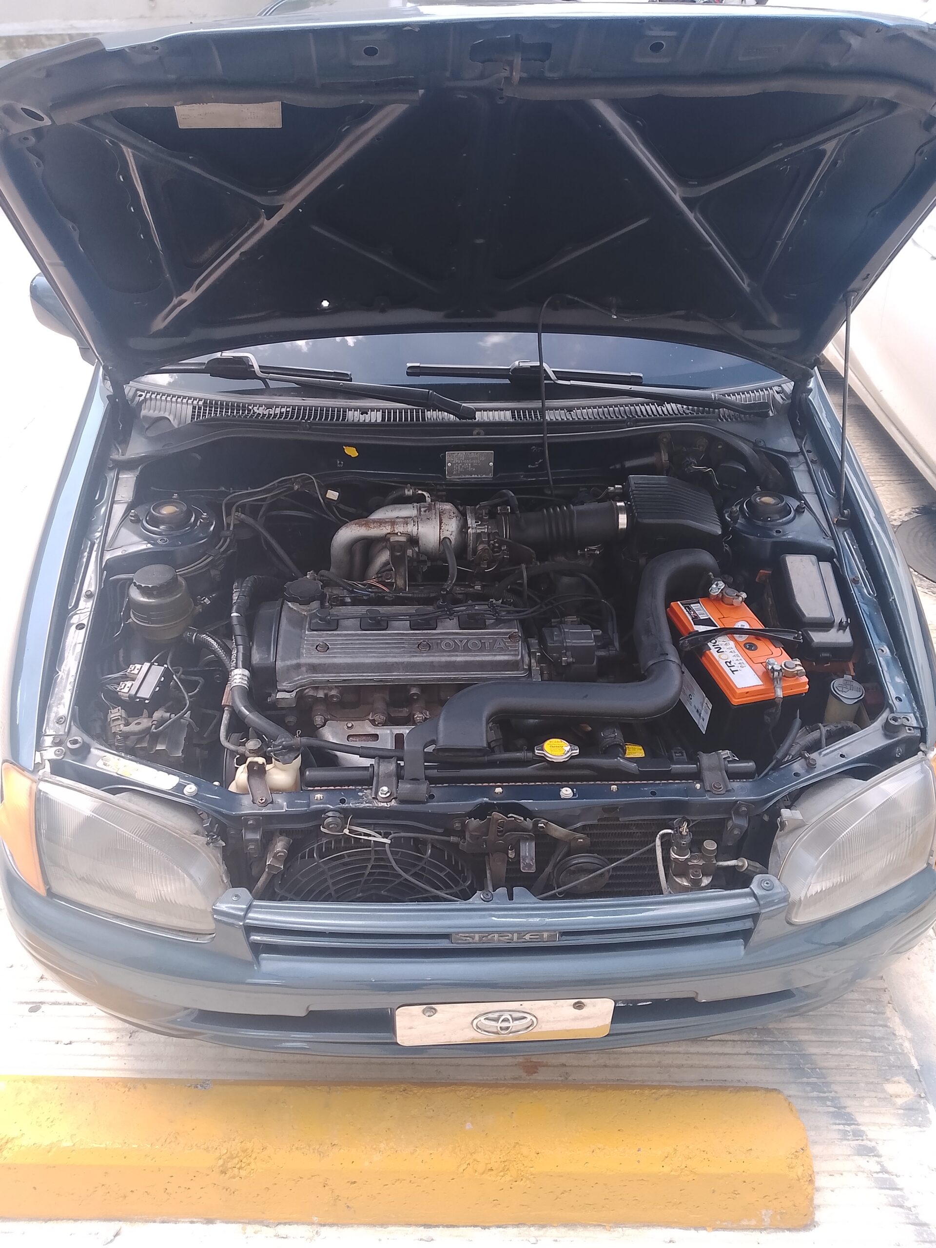 Toyota Starlet 2000 - Miniatura 4
