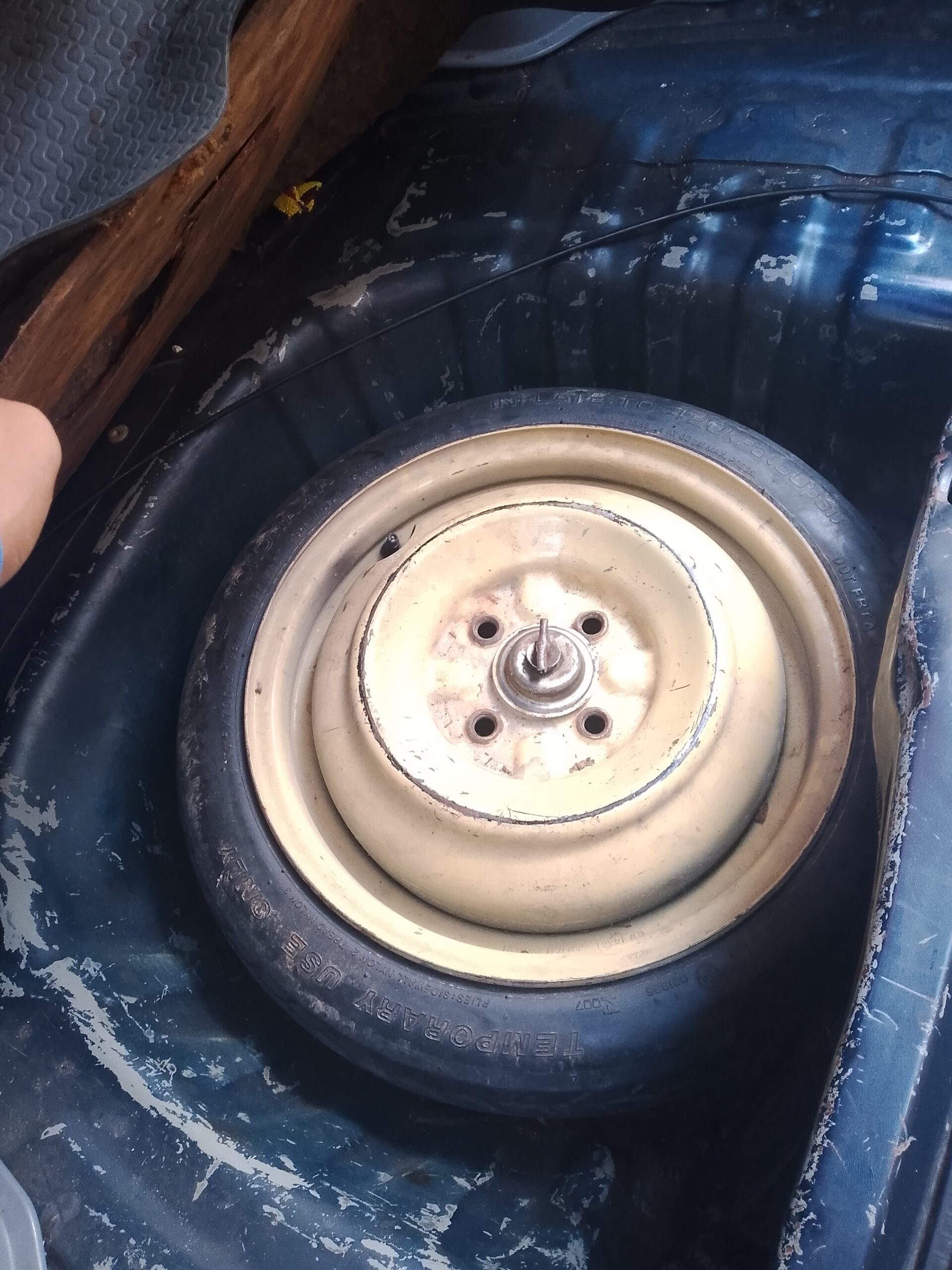 Toyota Starlet 2000 - Miniatura 7