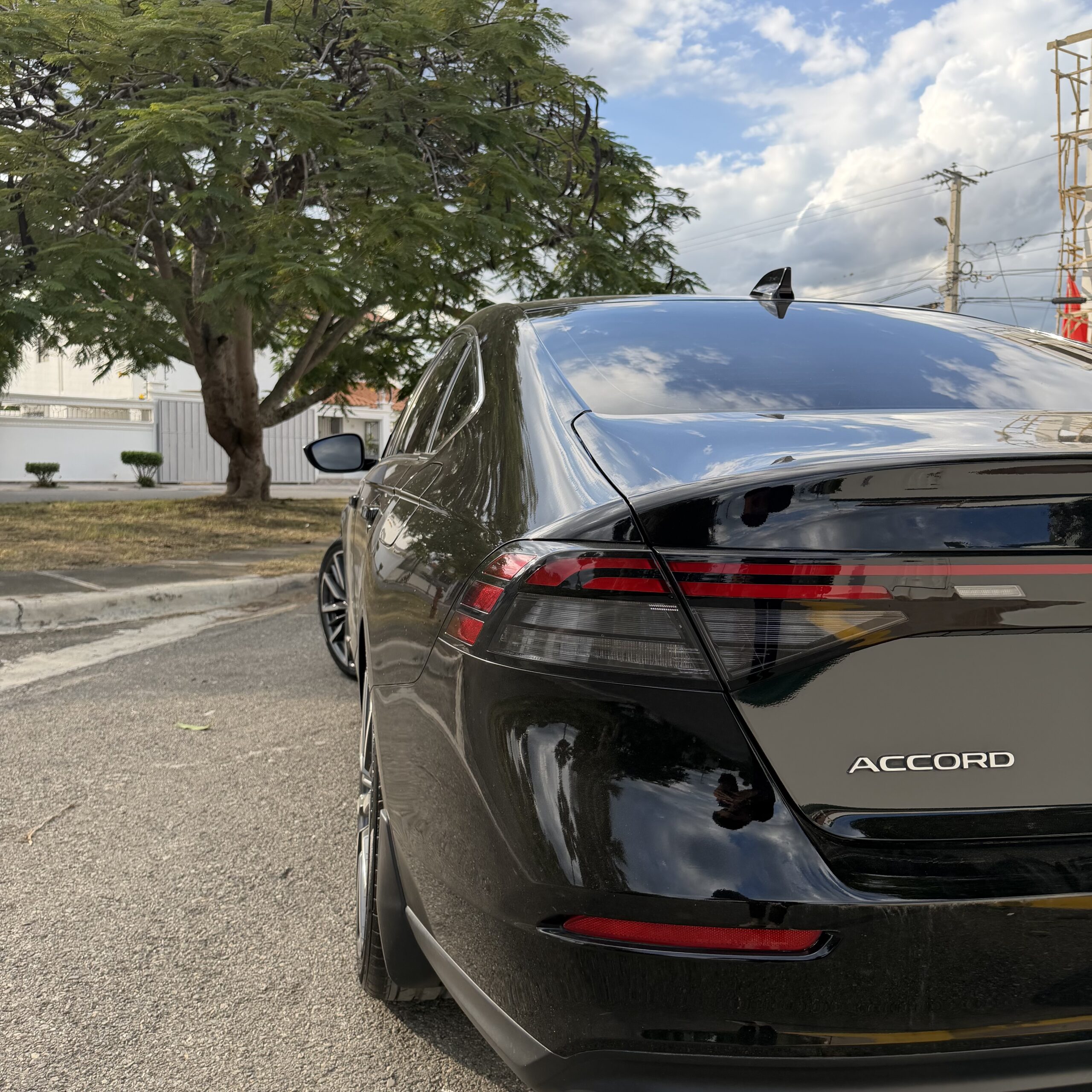 Honda Accord EX 2023 - Miniatura 4