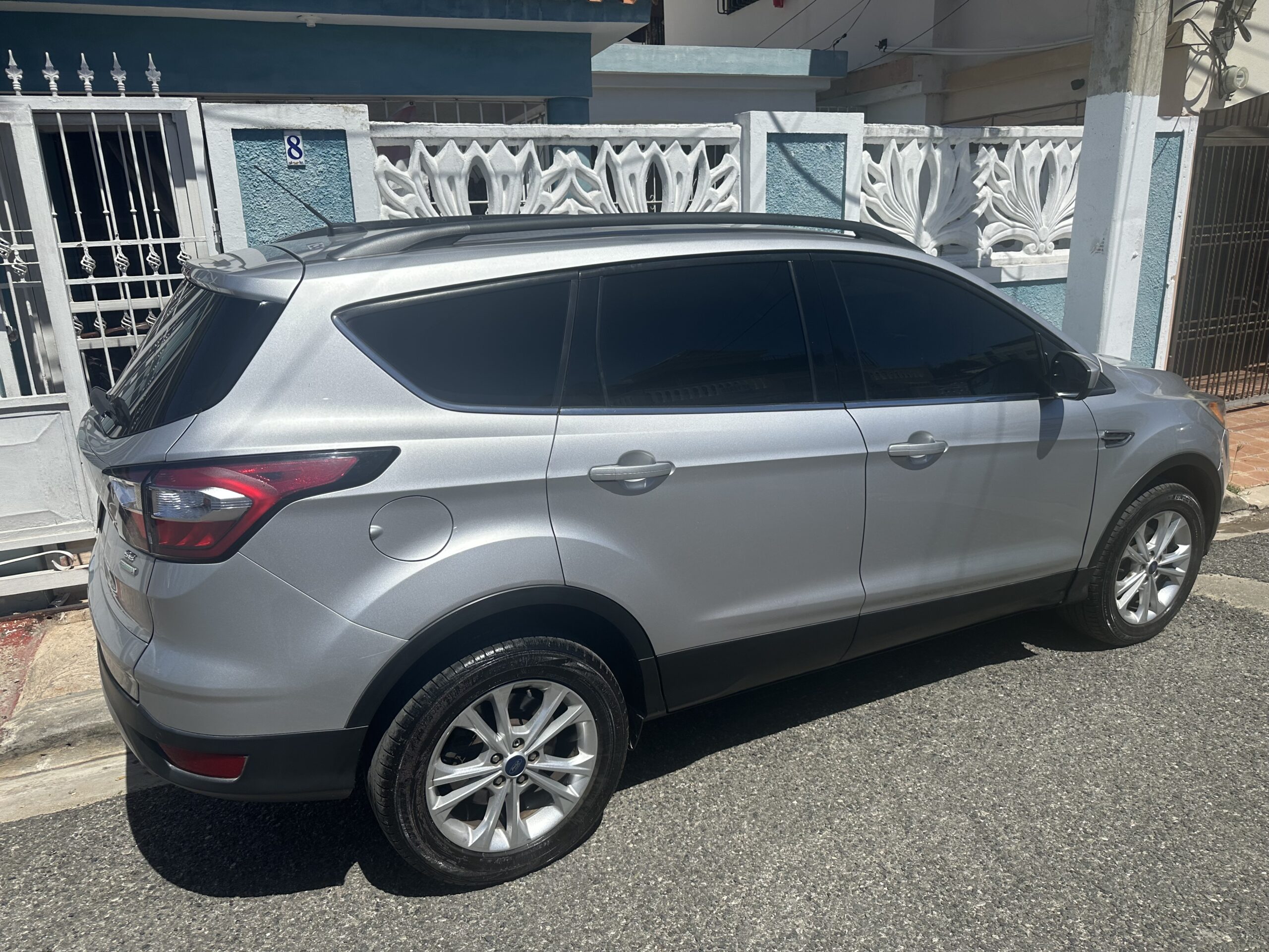 Ford Escape SE 2018 - Miniatura 2
