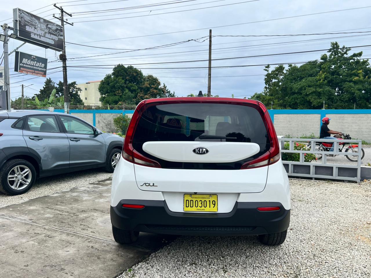 Kia Soul LX 2020 - Miniatura 8