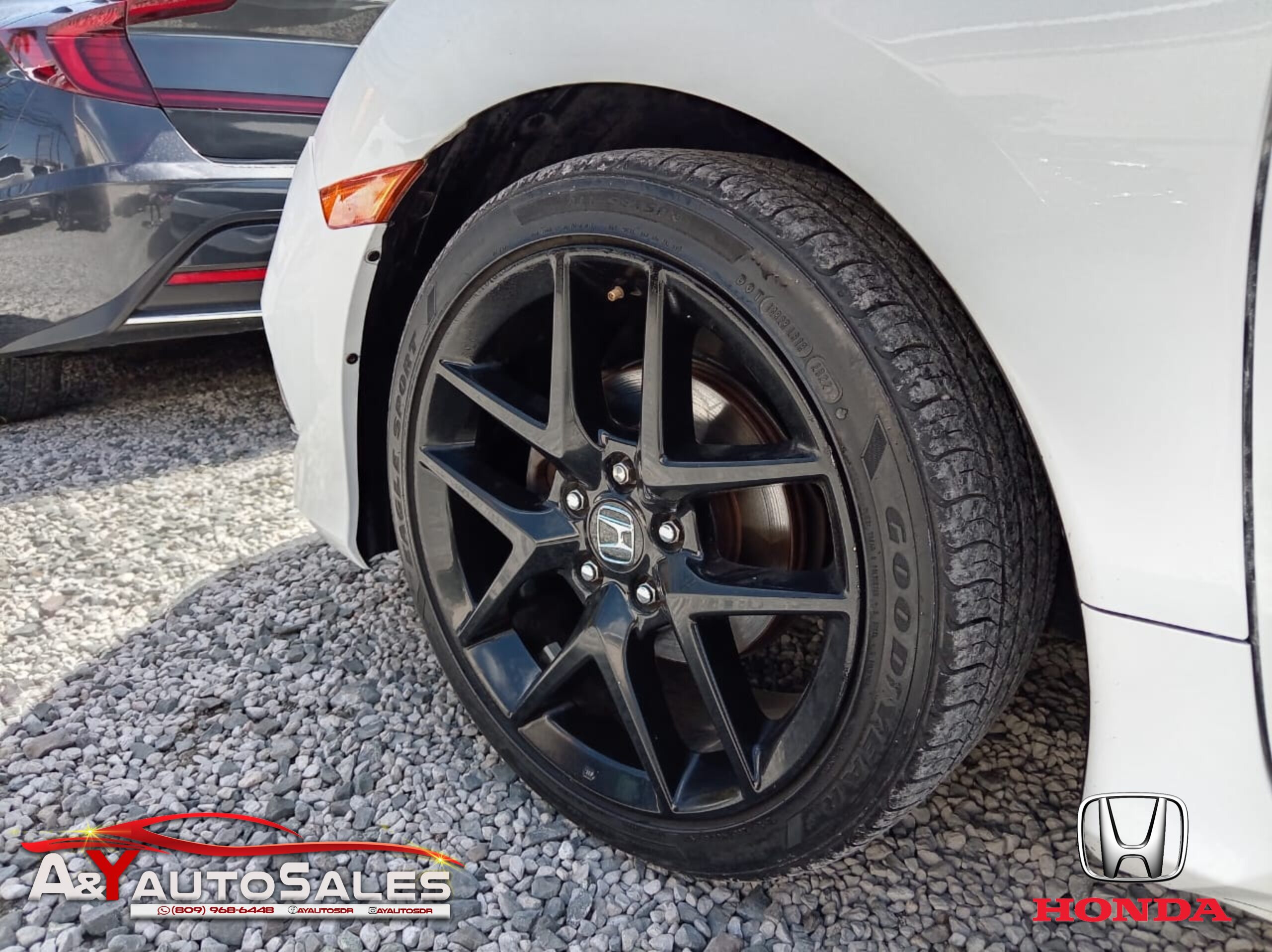 Honda Civic Sport 2020 - Miniatura 5