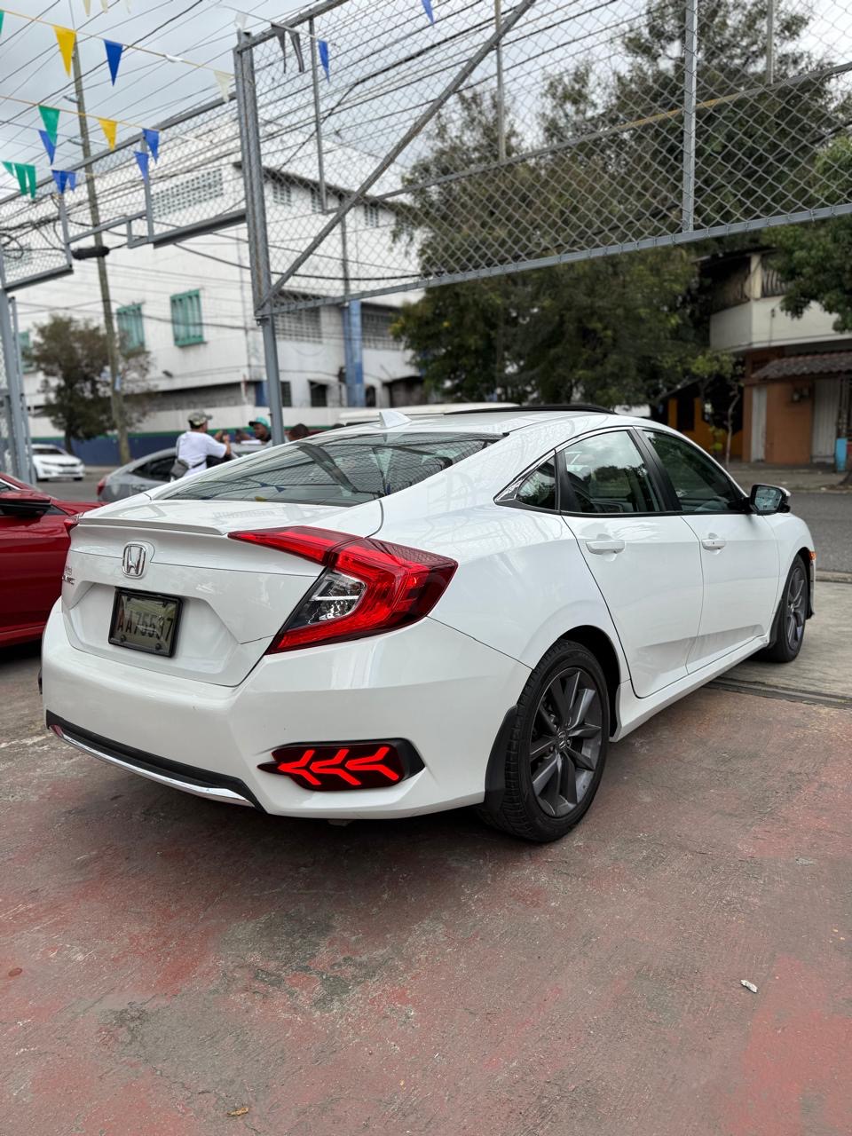 Honda Civic 2020 - Miniatura 6