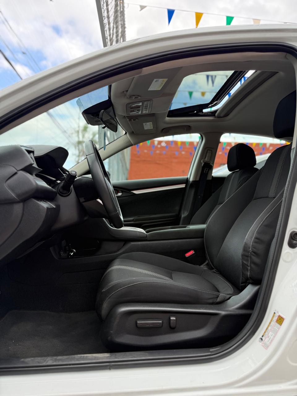 Honda Civic 2020 - Miniatura 7