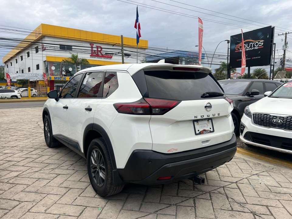 Nissan Rogue Sport S 2022 - Miniatura 4