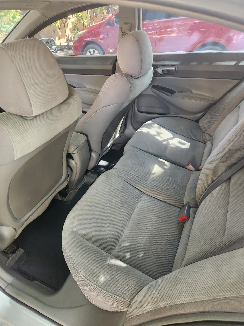 Honda Civic LX 2010 - Miniatura 3