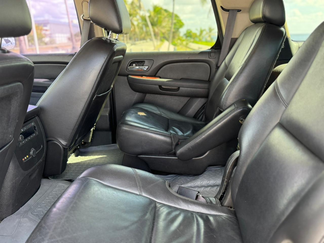 Chevrolet Tahoe LTZ 2010 - Miniatura 13