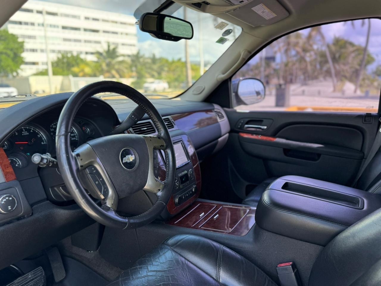 Chevrolet Tahoe LTZ 2010 - Miniatura 9