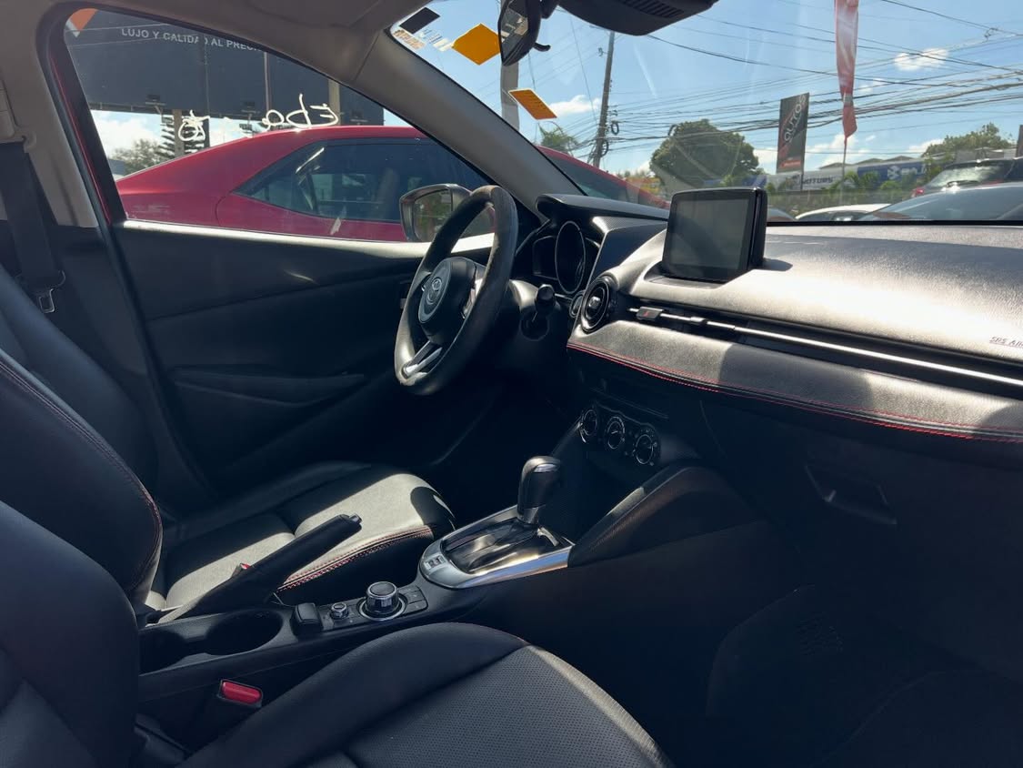 Toyota Yaris LE 2019 - Miniatura 7