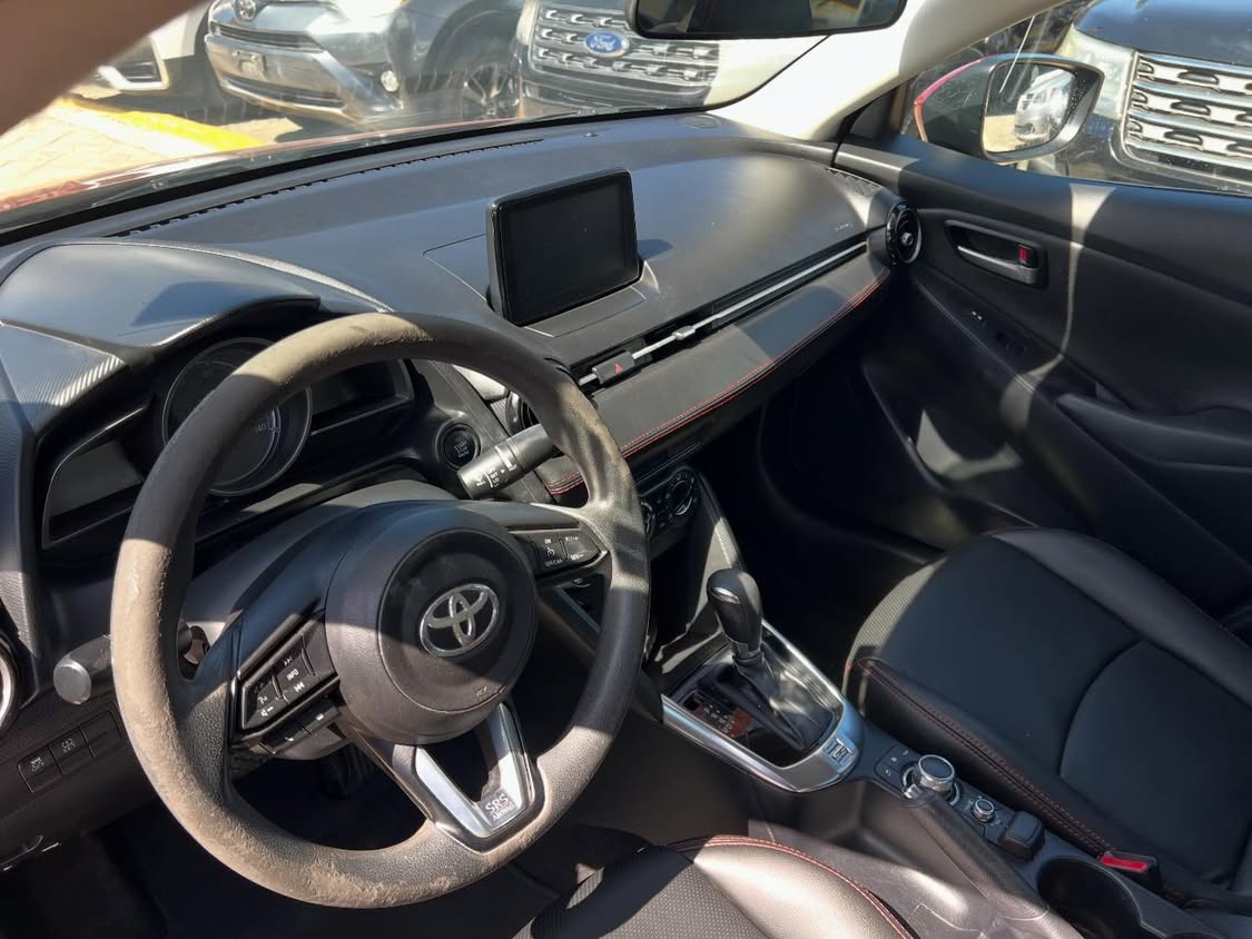 Toyota Yaris LE 2019 - Miniatura 8