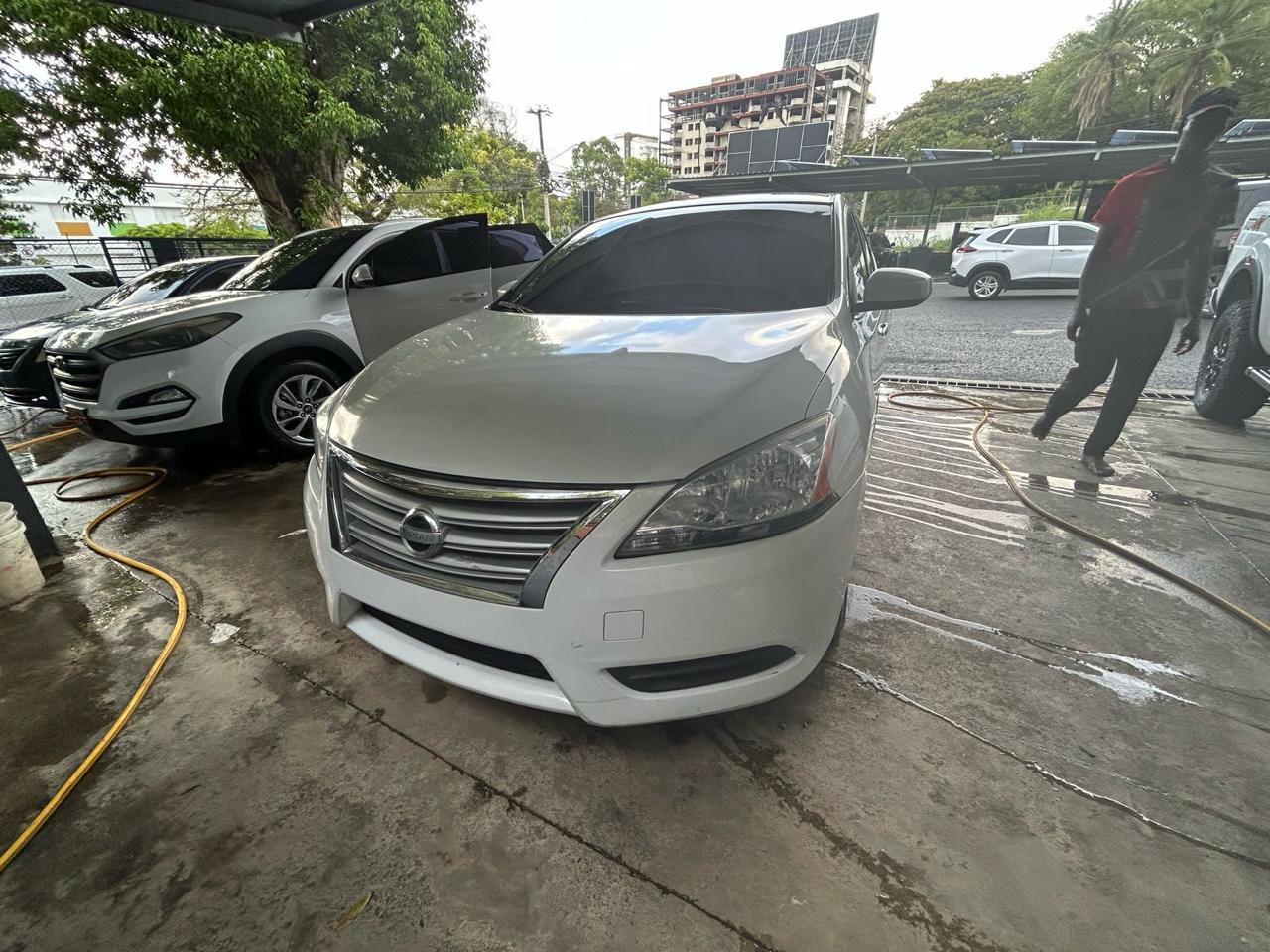 Nissan Sentra 2016 - Miniatura 2