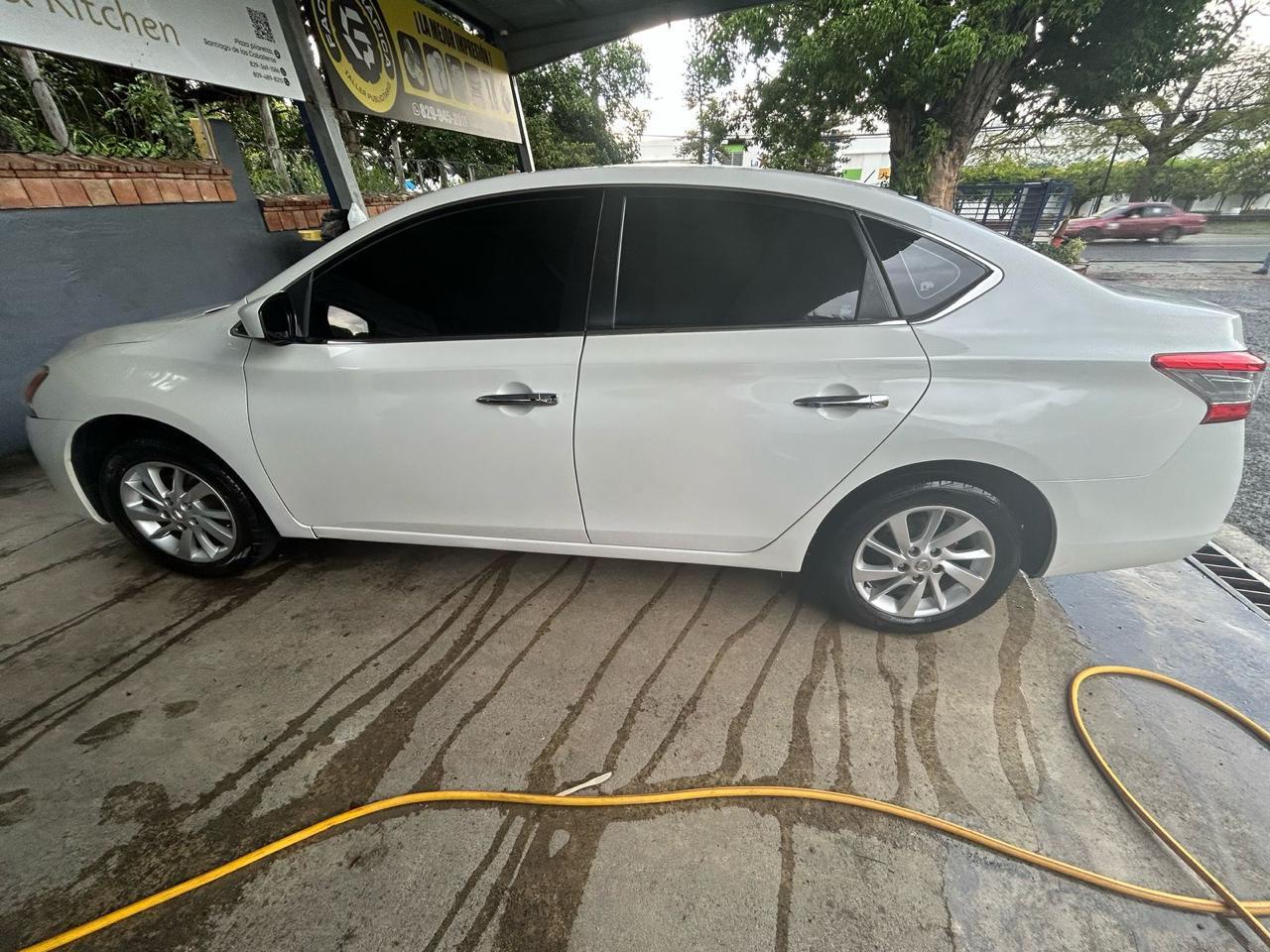 Nissan Sentra 2016 - Miniatura 3