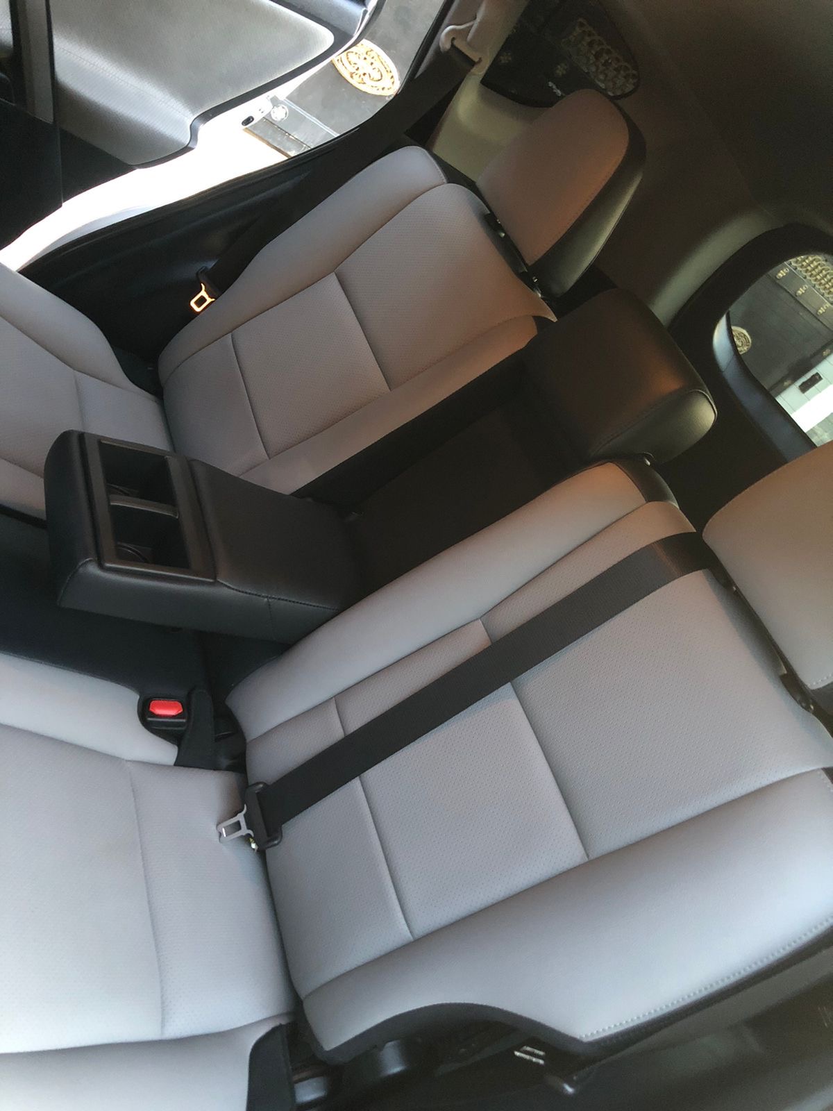 Toyota RAV4 LE 2017 - Miniatura 13