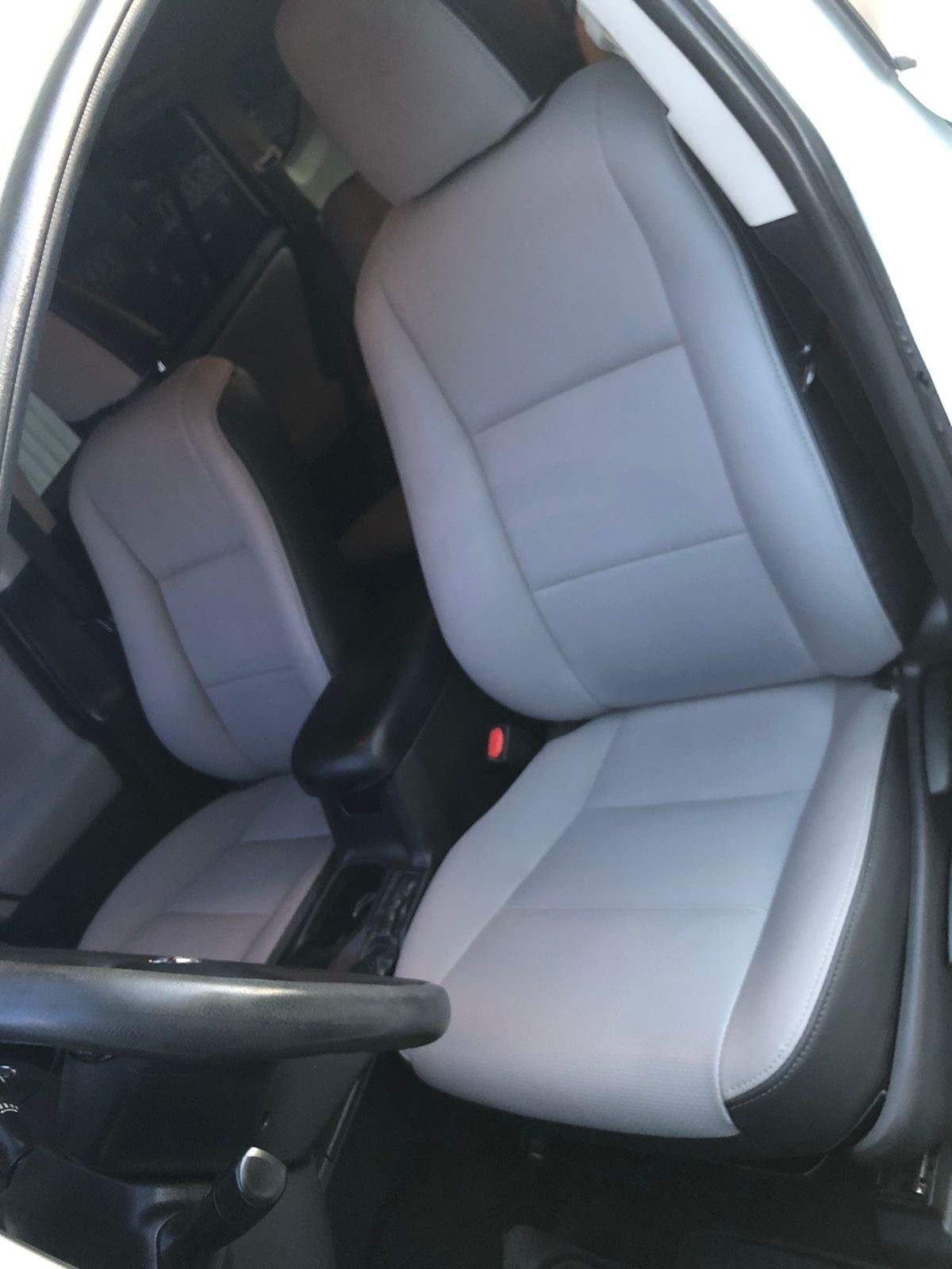 Toyota RAV4 LE 2017 - Miniatura 14