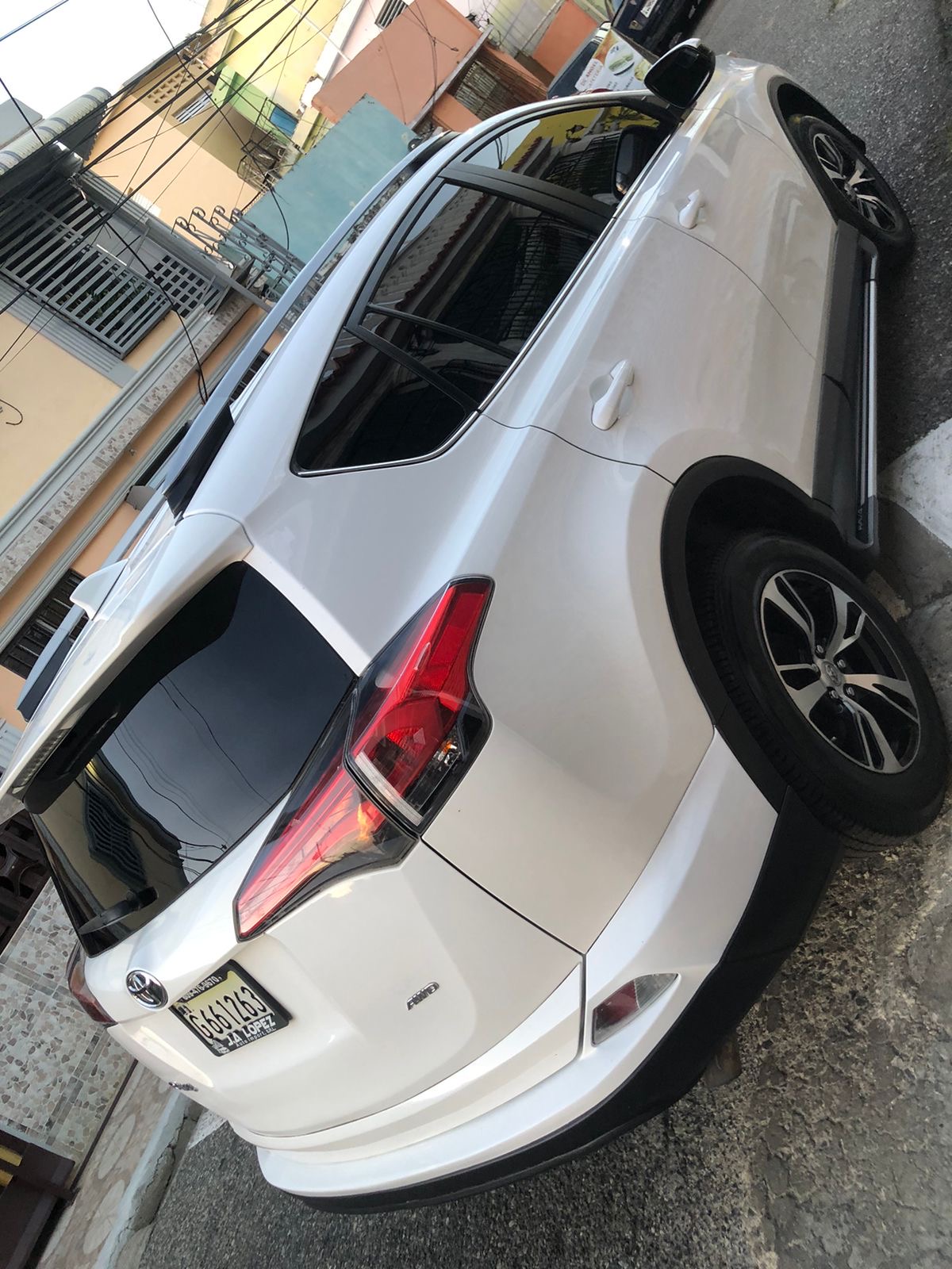 Toyota RAV4 LE 2017 - Miniatura 7