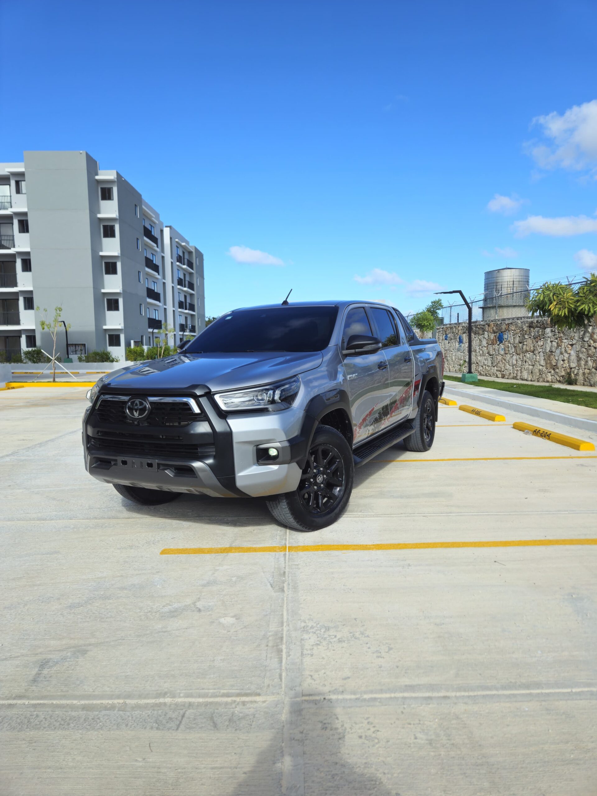 Toyota Hilux Adventure 2023 - Miniatura 4