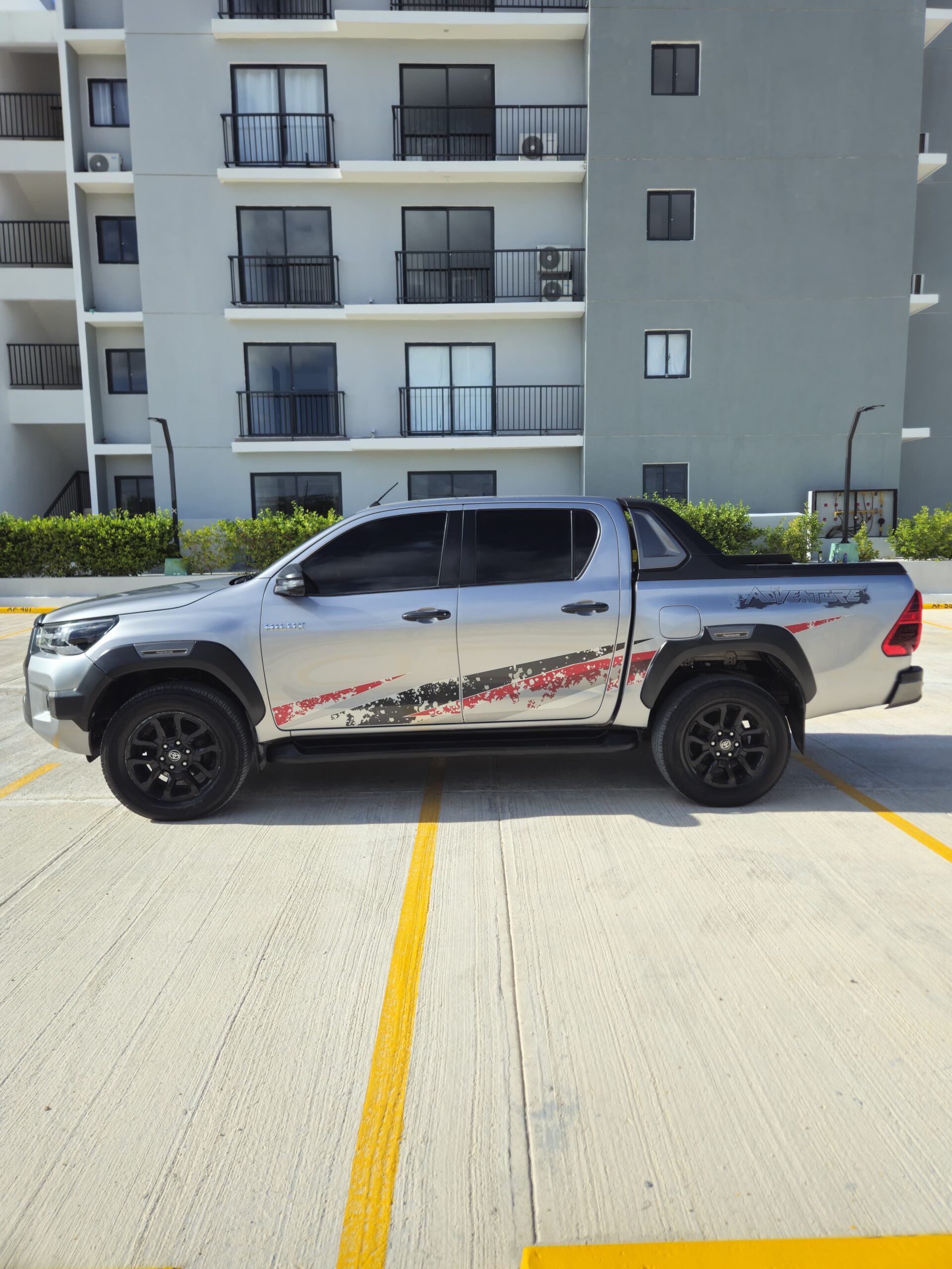 Toyota Hilux Adventure 2023 - Miniatura 5