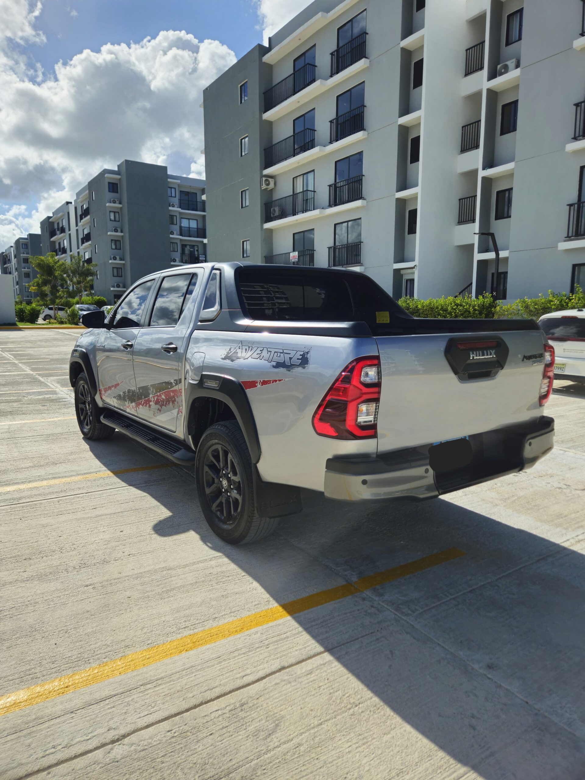 Toyota Hilux Adventure 2023 - Miniatura 6