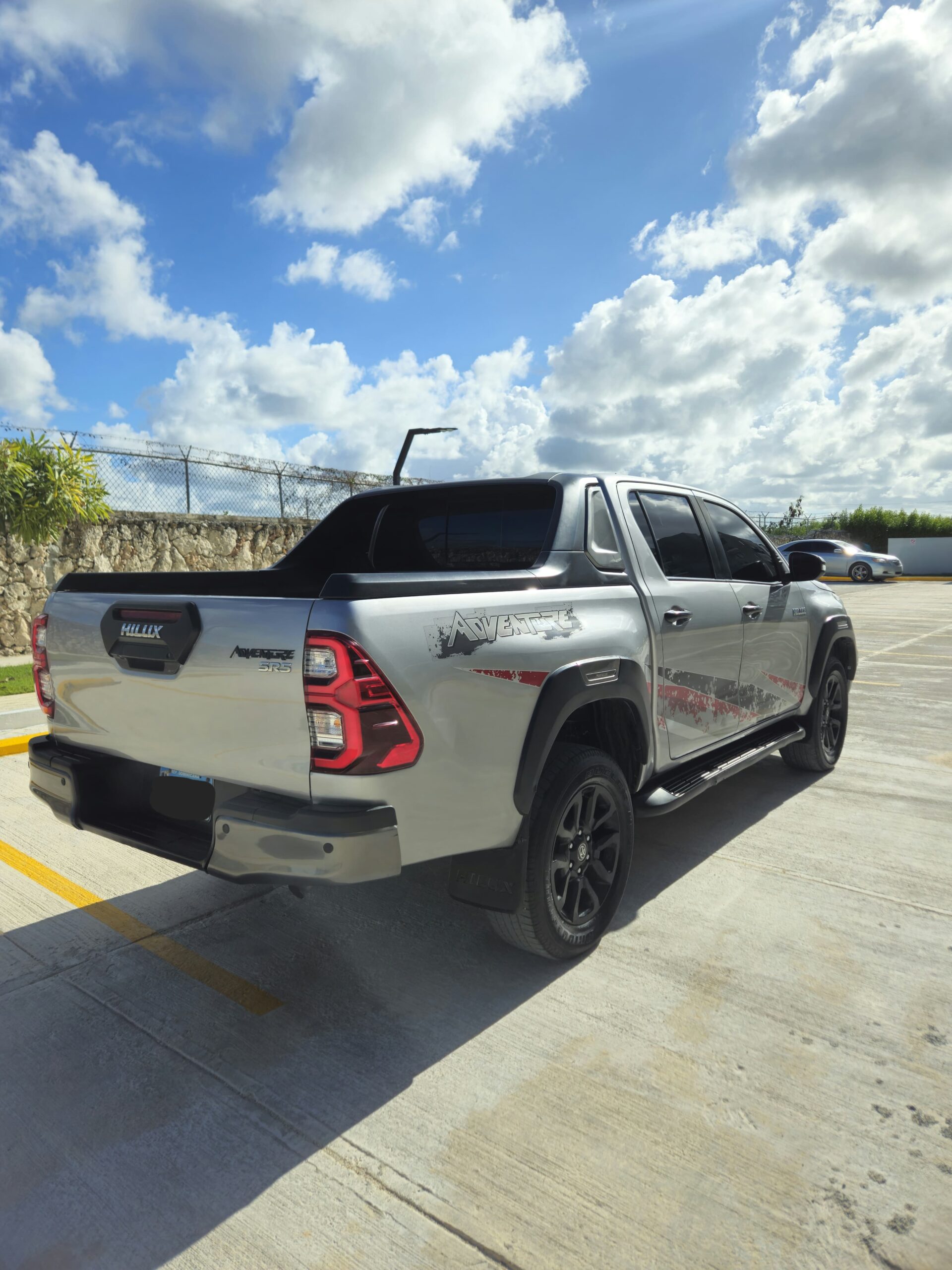 Toyota Hilux Adventure 2023 - Miniatura 7