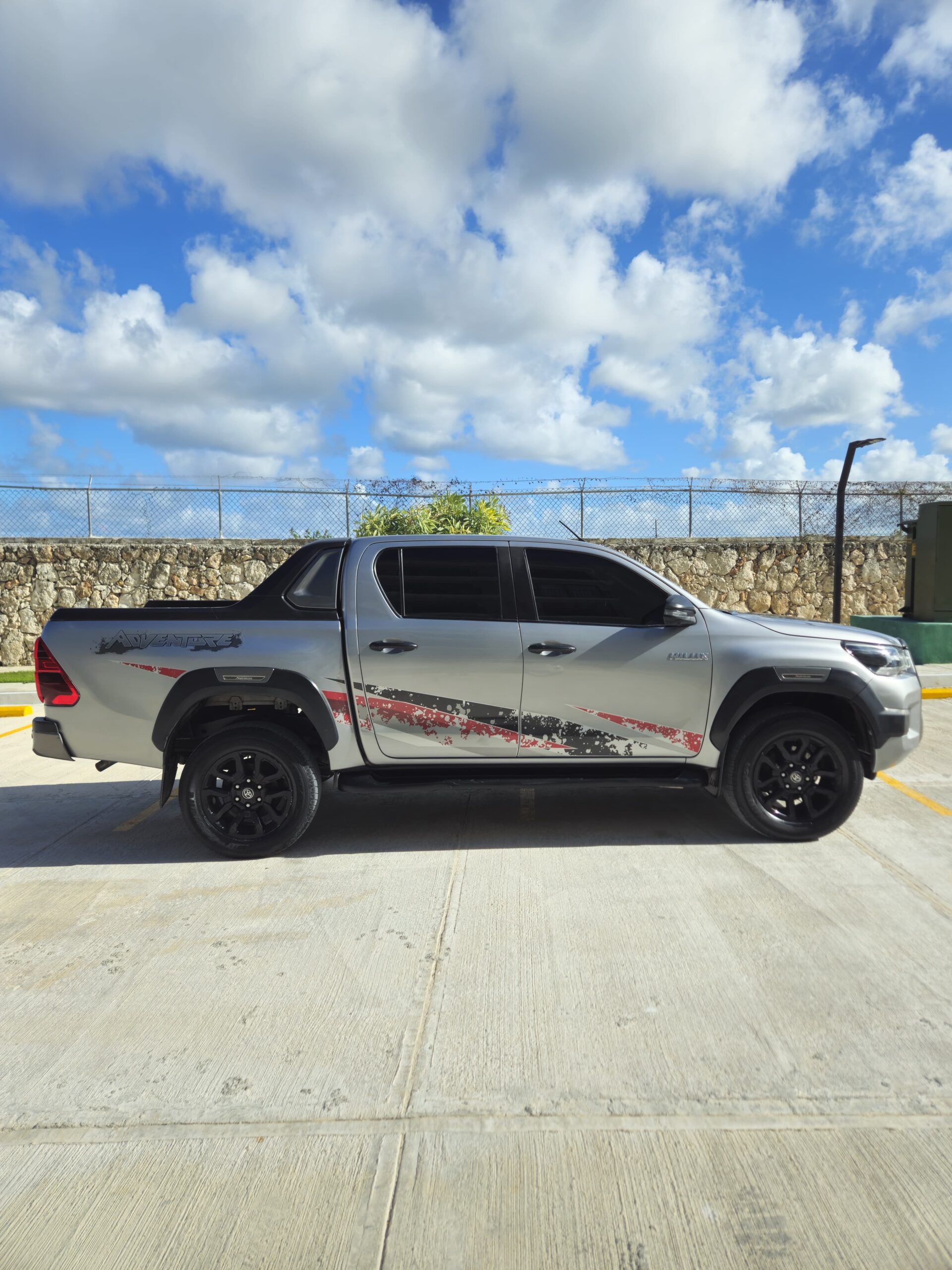 Toyota Hilux Adventure 2023 - Miniatura 8