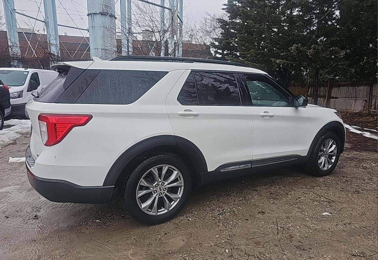 Ford Explorer XLT 2020 - Miniatura 2