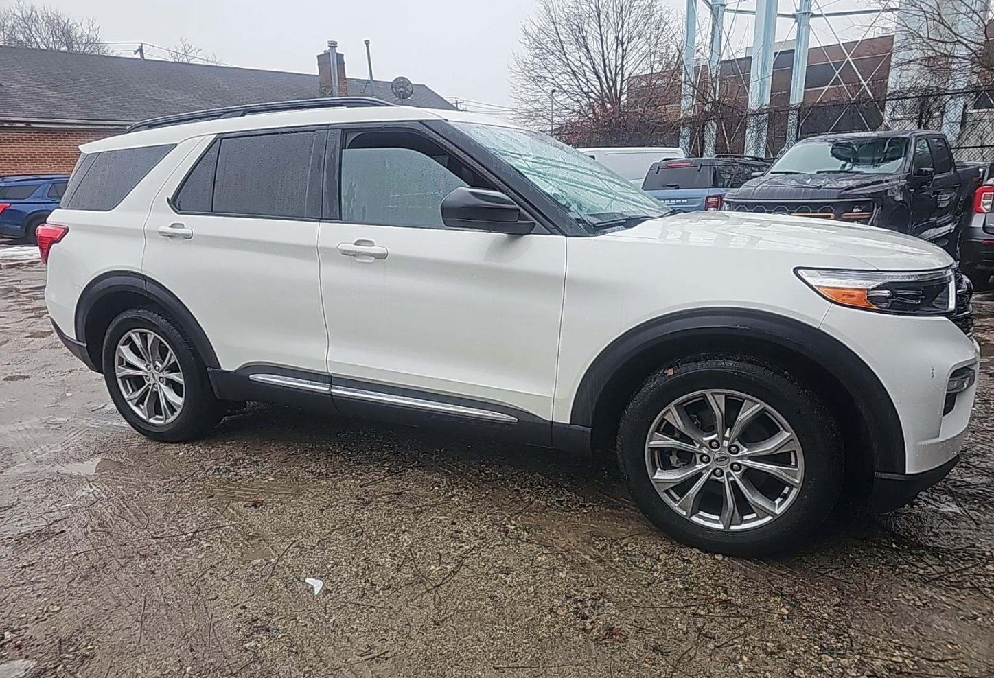 Ford Explorer XLT 2020 - Miniatura 3