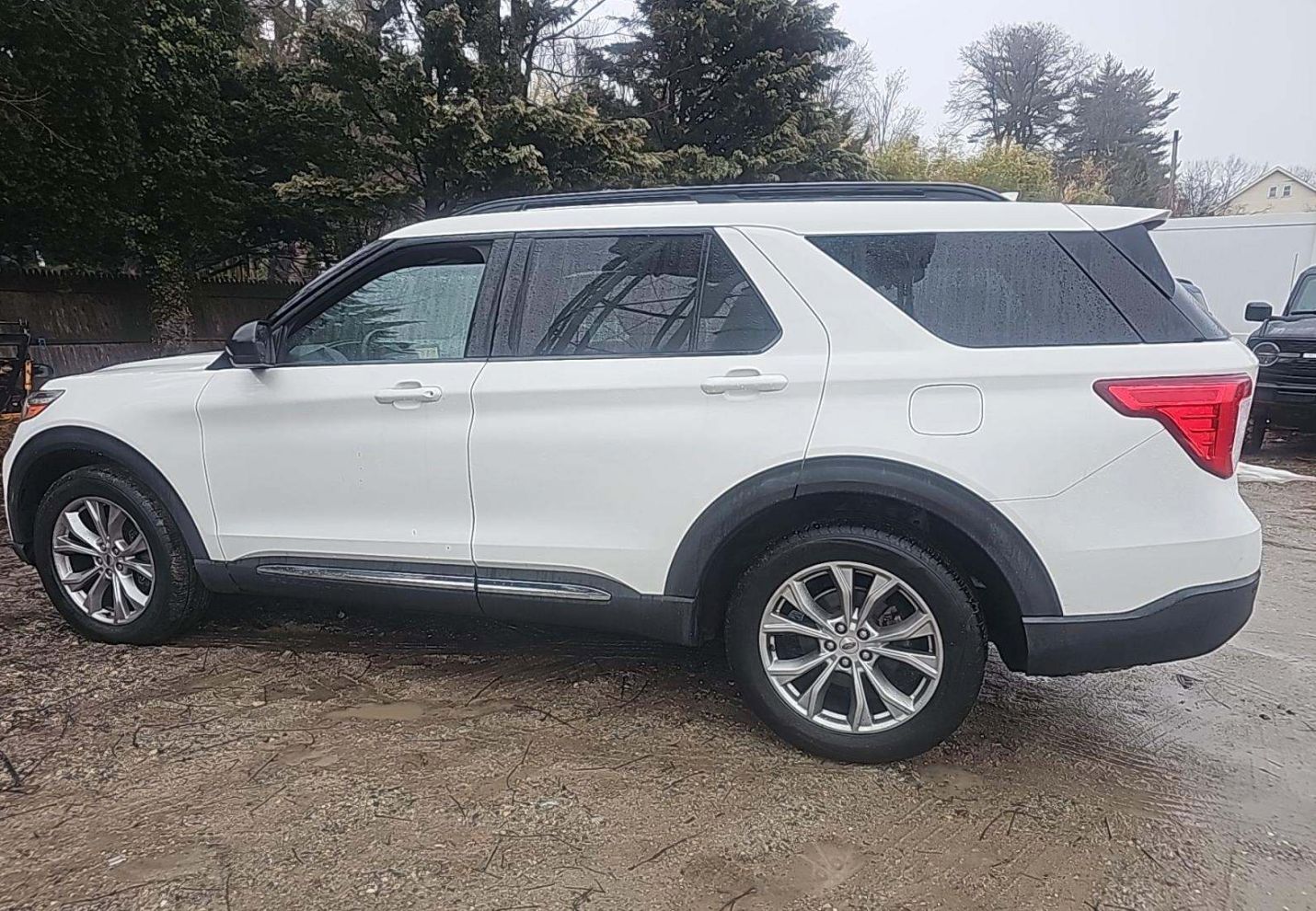Ford Explorer XLT 2020 - Miniatura 4